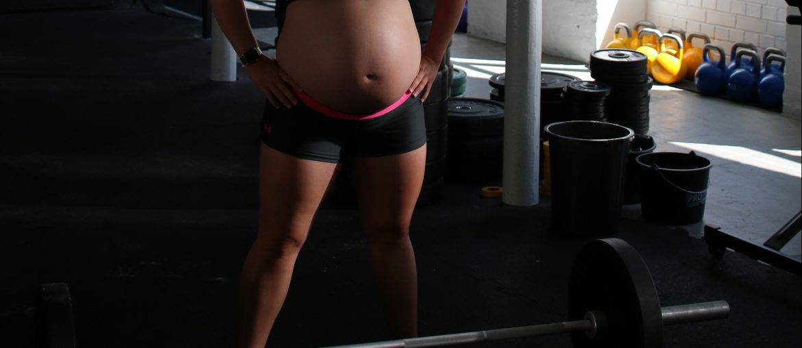 Ich beim Crossfit, hochschwanger.