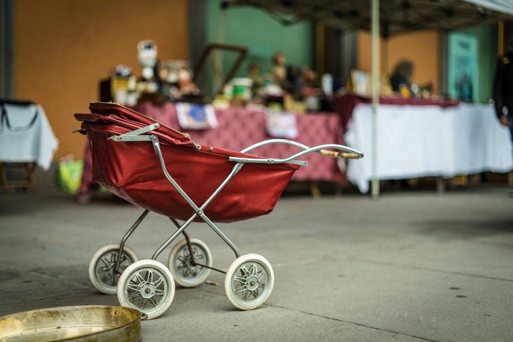 Auf dem Kinderflohmarkt gibt es auch Vintage-Artikel.