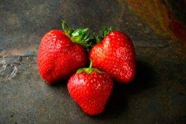 Darf mein Baby jetzt Erdbeeren essen? 6 Darf mein Baby jetzt Erdbeeren essen? allergie, babybrei, Beikost, erdbeeren, erstickungsgefahr, nüsse, verschluckungsgefahr