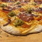 Rezept: Sauerteig Pizza - Einfach knusprig und bester Geschmack Rezept