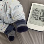 Pocketbook Touch HD 3: Lesen mit einer Hand am Baby
