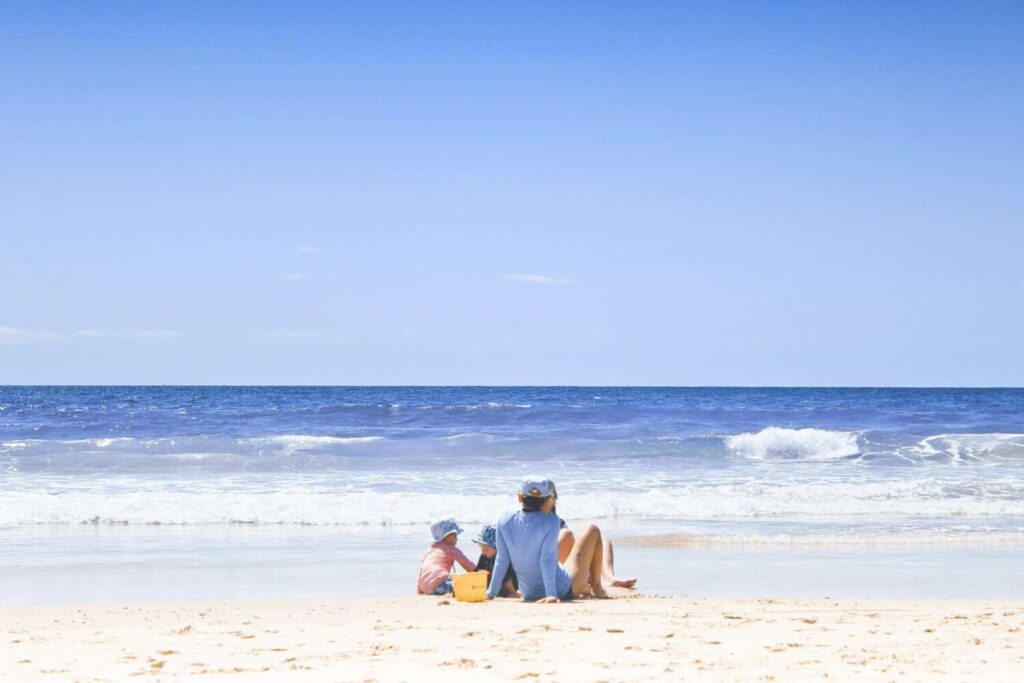 5 Tipps für einen entspannten Strandtag mit Kleinkind buddeln, kleinkind, reisetipps, Strandtag, wasser