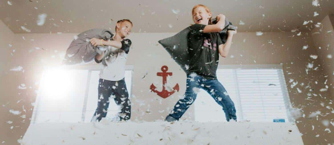 Kissenschlacht statt Einschlafen - heute nicht genug bewegt?