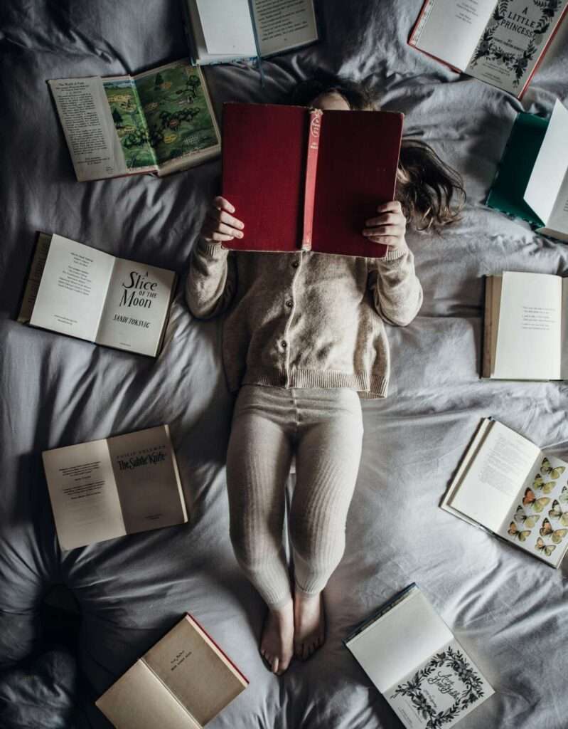 Die Welt der Bücher – Wie Vorlesen die Intelligenz und emotionale Reife von Kindern fördert 2 Wer als Kind viel vorgelesen bekommt, liest auch öfter später gern selber.