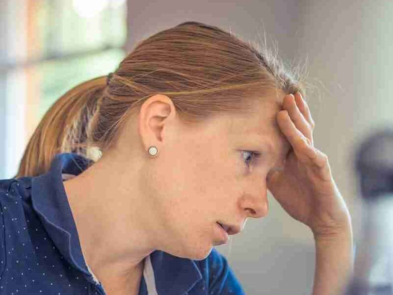 Mental Load und unser Ausweg aus dem Daueralarm 1 adult, annoyed, blur, burnout, concentration, facial expression, frustrated, girl, indoors, sitting, stress, stressed, woman, working, stress, stress, stress, stress, stress, stressed